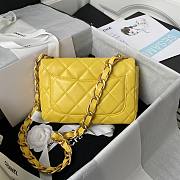 Chanel flapbag calfskin yellow 2020SS - 5