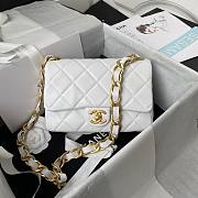 Chanel flapbag calfskin white 2020SS - 1