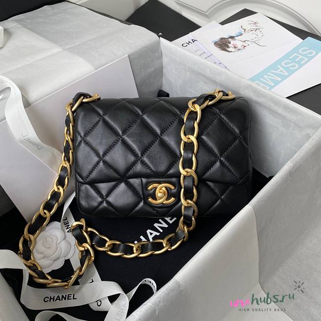 Chanel flapbag calfskin black 2020SS - 1