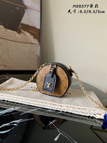 Louis Vuitton Petite Boite Chapeau Necklace M68577