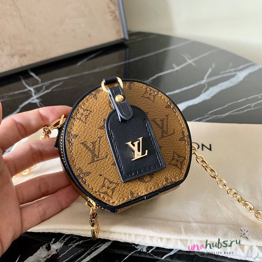 Louis Vuitton Petite Boite Chapeau Necklace M68577 - unahubs.ru