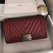 Chanel Boy Flap bag Chevron V red caviar leather 25cm - 1