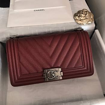 Chanel Boy Flap bag Chevron V red caviar leather 25cm