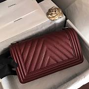 Chanel Boy Flap bag Chevron V red caviar leather 25cm - 3