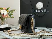 Chanel classic flap bag with pearl  - 5