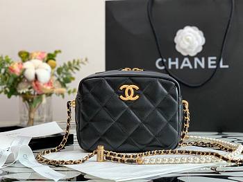 Chanel calfskin black leather with pearl chain shoulder bag