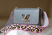 Louis Vuitton TWIST MM Gray  - 1