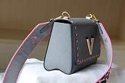 Louis Vuitton TWIST MM Gray  - 5