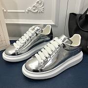 ALEXANDER MQUEEN platform Trainers in silver  - 5