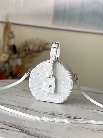 LV Petite Boite Chapeau Crocodile White leather M43514