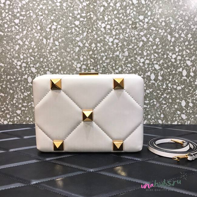 Valentino Garavani rockstud alcove white leather shoulder box bag - 1