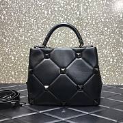 Valentino Garavani Stud handle black bag - 3