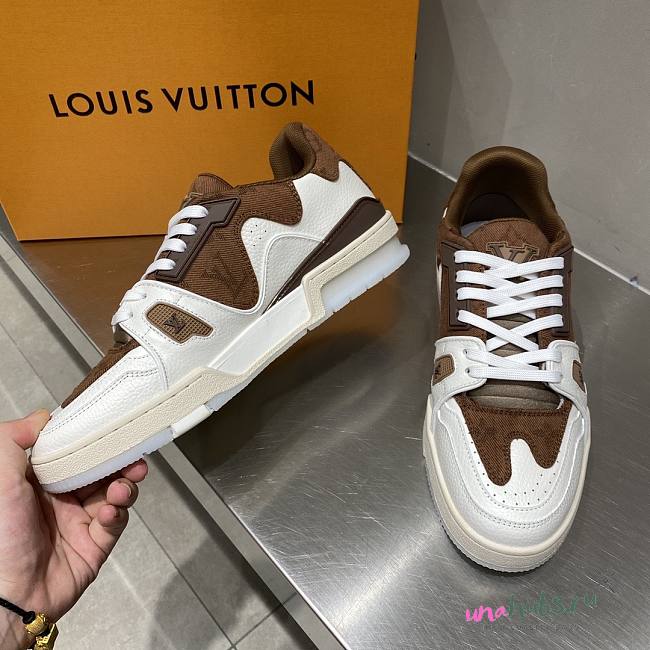 Louis Vuitton monogram reverse trainer shoes - 1