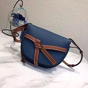 Loewe Small Gate bag in natural calfskin blue 20cm - 1