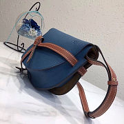 Loewe Small Gate bag in natural calfskin blue 20cm - 6