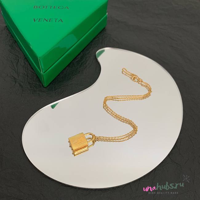 BV necklace gold lock  - 1