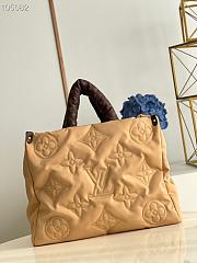 Louis Vuitton New Onthego Beige GM bag - 4