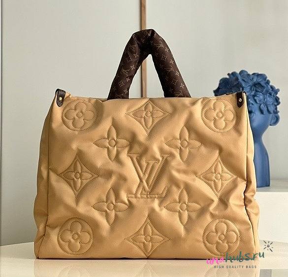 Louis Vuitton New Onthego Beige GM bag - 1