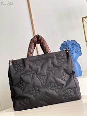 Louis Vuitton New Onthego Black GM bag - 4