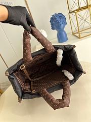 Louis Vuitton New Onthego Black GM bag - 3