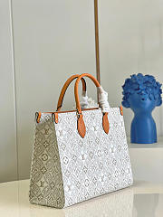 Louis Vuitton OnTheGo MM M59614  - 5