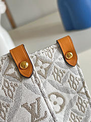Louis Vuitton OnTheGo MM M59614  - 2