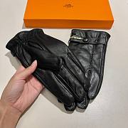 Hermes leather gloves in black - 2