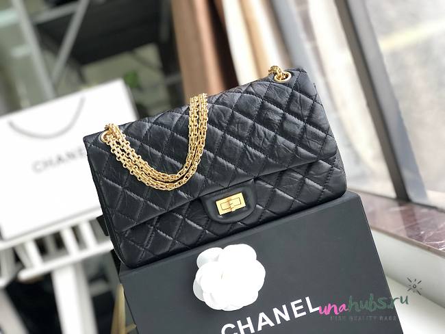 Chanel flap bag in gold hardware 30cm - 1