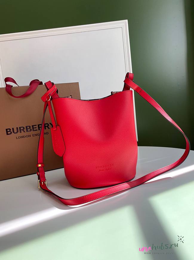 Burberry Haymarket small red tote bag - 1