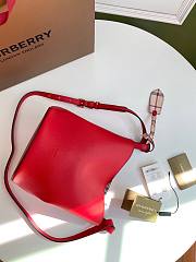 Burberry Haymarket small red tote bag - 5