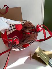 Burberry Haymarket small red tote bag - 4