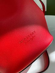 Burberry Haymarket small red tote bag - 2