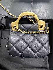Chanel handle flap bag gold  - 3