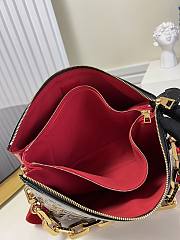 Louis Vuitton Coussin MM H27 in Patent Leather  - 6