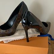 Louis Vuitton monogram and patent CHERIE PUMP heels - 4