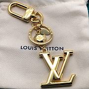 Louis Vuitton gold key chain  - 5