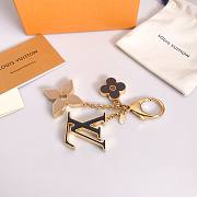 Louis Vuitton gold key chain 02 - 5