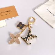 Louis Vuitton gold key chain 02 - 6