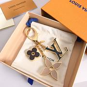 Louis Vuitton gold key chain 02 - 1