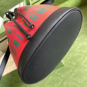 Gucci red leather bucket bag - 2