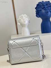 Louis Vuitton Twist MM Epi Silver Leather  - 6