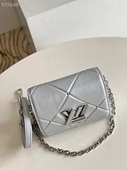 Louis Vuitton Twist MM Epi Silver Leather  - 4