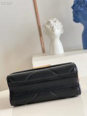 Louis Vuitton Twist MM Epi Black Leather - 6