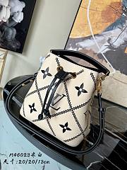 LV NéoNoé MM Monogram Leather M46023 - 1