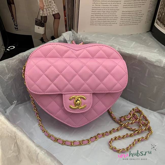 Chanel New Heart Shaped Bag AS2060 Pink  - 1