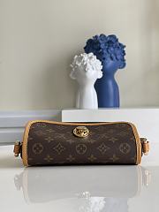 Louis Vuitton shoulder bag  - 6