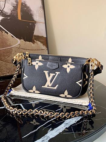 LV MULTI POCHETTE ACCESSOIRES Black M80399