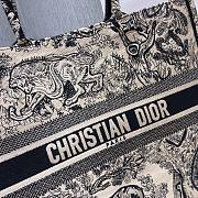 Dior Book Tote Black Tiger large size - 2