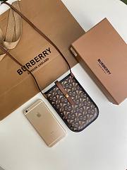 Burberry phone box  - 2