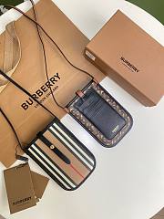 Burberry phone box  - 4